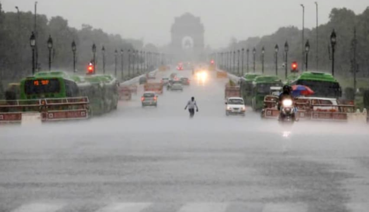Weather Update - दिल्ली के मौसम में होंगे आज से बदलाव , कुछ राज्यों में भारी बारिश की संभावना
