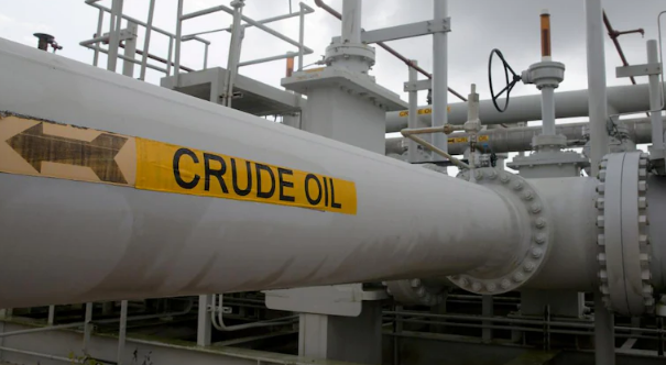 US bans crude oil import from Russia : यूक्रेन पर जारी हमलों के बीच अमेरिका ने रूस के तेल आयात पर लगाया प्रतिबंध