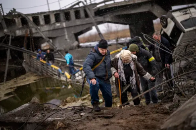 Ukraine Russia War : कीव को अलग-थलग करने के लिए रूस की भारी बमबारी, मारियुपोल में 2,500 से अधिक की मौत