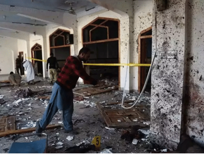 Peshawar Suicide Attack :पेशावर की जामा मस्जिद पर जानलेवा हमला, जुमे की नमाज पढ़ रहे 30 लोगों की मौत, कई घायल
