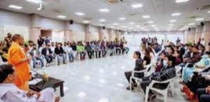 ukraine-russia live updates : यूक्रेन से लौटे उत्तर प्रदेश के 50 बच्चों से सीएम योगी आदित्यनाथ ने लखनऊ में की मुलाकात