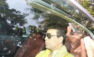 karan johar at ranbir alia mehendi