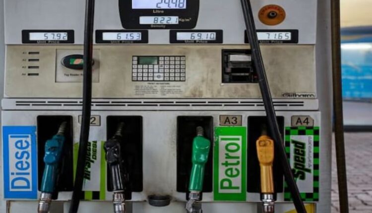 देश मे पेट्रोल डीजल के दामों में ताबड़तोड़ बढ़ोतरी