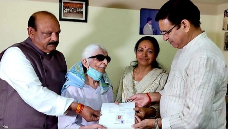 Rahul Ghandhi : राहुल के नाम की एक महिला ने अपनी सारी संपत्ति....