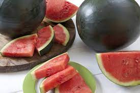 Black Watermelon:क्या है इस तरबूज में ऐसा जो लाखो रूपए में एक बिकता है