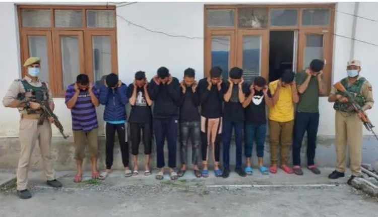 जम्मू एवं कश्मीर, आतंकवादी यासीन मलिक, पत्थरबाजी, श्रीनगर पुलिस, J&K, terrorist Yasin Malik, stone pelting, Srinagar Police