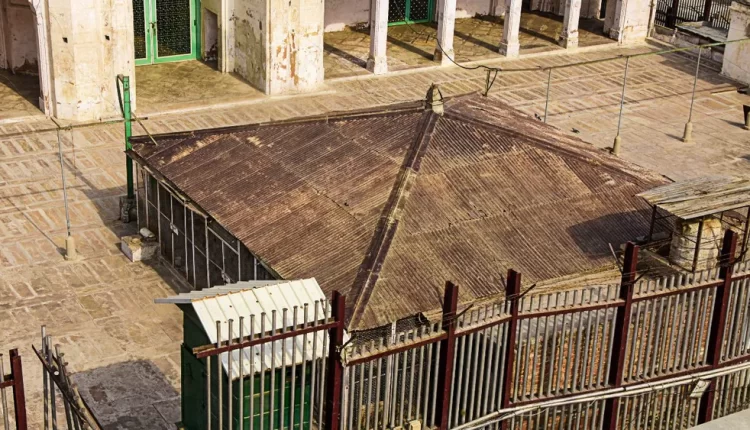 'नमाज अदा करनी है तो घर से ही करें वजू', ज्ञानवापी मस्जिद कमेटी ने जारी की एडवाइजरी