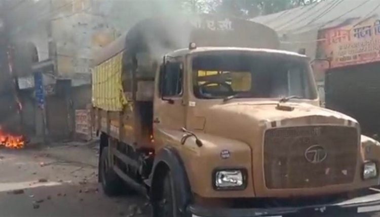 उत्तर प्रदेश, लखनऊ, जुमे की नमाज, प्रयागराज, मुरादाबाद, सहारनपुर, योगी आदित्यनाथ, Uttar Pradesh, Lucknow, Friday prayers, Prayagraj, Moradabad, Saharanpur, Yogi Adityanath