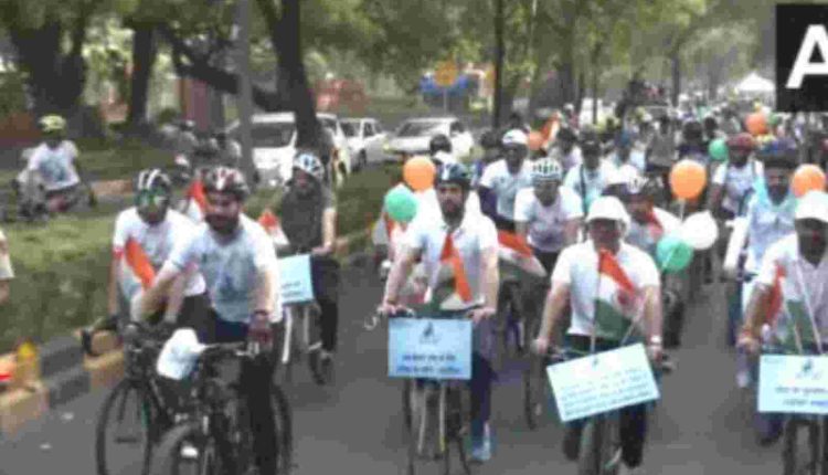 विश्व साइकिल दिवस, अनुराग ठाकुर, मनसुख मंडाविया, किरेन रिजिजू, World Cycle Day, Anurag Thakur, Mansukh Mandaviya, Kiren Rijiju
