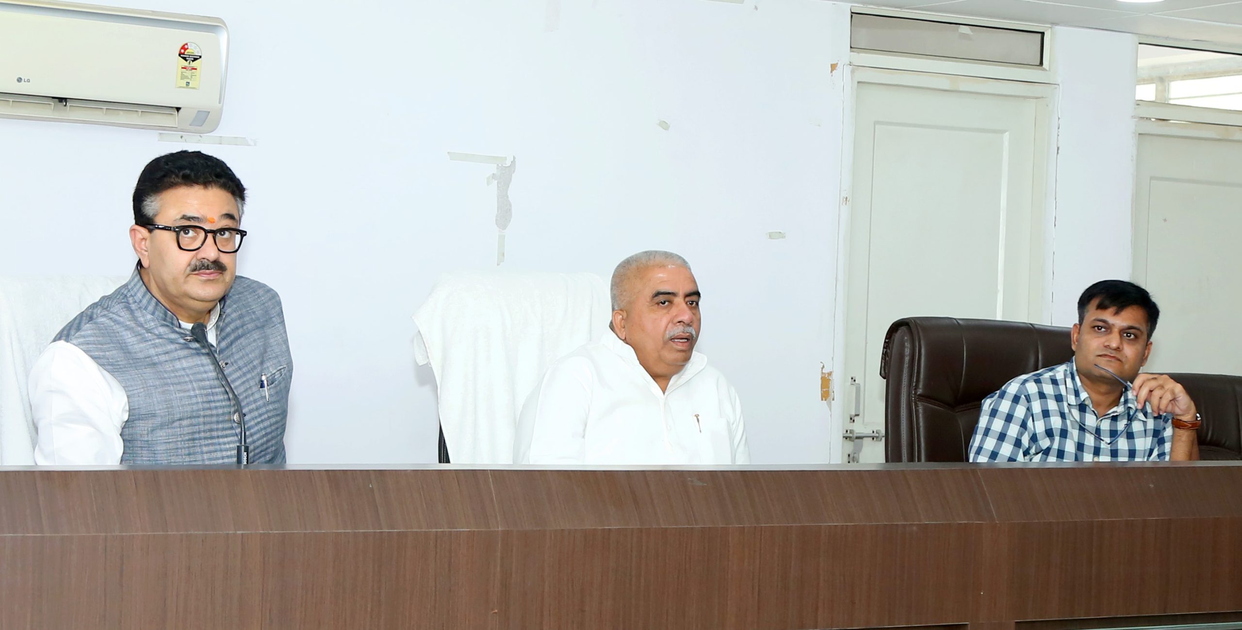 उत्तर प्रदेश, लखनऊ, राकेश सचान, नवनीत सहगल, Uttar Pradesh, Lucknow, Rakesh Sachan, Navneet Sehgal