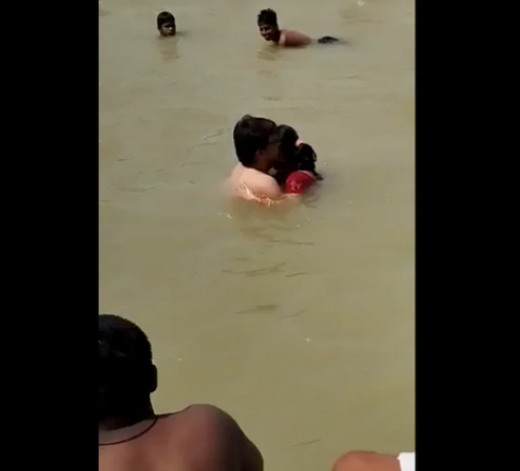 अयोध्या, उत्तर प्रदेश, राम की पैड़ी, अश्लील हरकत, Ayodhya, Uttar Pradesh, Ram's foot, obscene act