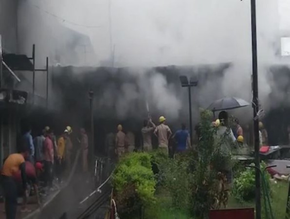बिहार, पटना, हथुआ मार्केट में लगी भीषण आग, Massive fire in Bihar, Patna, Hathua market