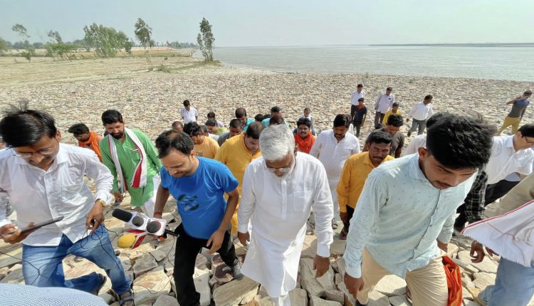 उत्तर प्रदेश, जलशक्ति मंत्री स्वतंत्र देव सिंह, बाढ़ प्रभावित क्षेत्र, महमूदाबाद, Uttar Pradesh, Jal Shakti Minister Swatantra Dev Singh, Flood Affected Area, Mahmudabad