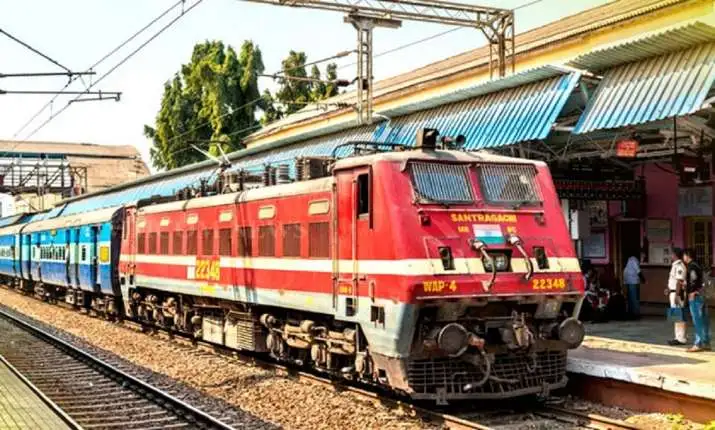 अमरनाथ, रेलवे, ट्रेन रद्द, 13138 आजमगढ़-कोलकाता एक्सप्रेस और 19422 पटना-अहमदाबाद एक्सप्रेस मंगलवार को निरस्त कर दी गई हैं। इसके अलावा 05497 नरकटियागंज-गोरखपुर अनारक्षित स्पेशल ट्रेन,05449 नरकटियागंज-गोरखपुर अनारक्षित स्पेशल ट्रेन,05450 गोरखपुर-नरकटियागंज अनारक्षित स्पेशल ट्रेन, 05142 गोरखपुर-सीवान अनारक्षित स्पेशल ट्रेन,05096 गोरखपुर-नरकटियागंज अनारक्षित स्पेशल ट्रेन,05498 गोरखपुर-नरकटियागंज अनारक्षित स्पेशल ट्रेन,05156 गोरखपुर-छपरा अनारक्षित स्पेशल ट्रेन, 05095 गोरखपुर – नरकटियागंज अनारक्षित स्पेशल ट्रेन, 05156 गोरखपुर-छपरा अनारक्षित स्पेशल ट्रेन,05155 छपरा-गोरखपुर अनारक्षित स्पेशल ट्रेन,05247 सोनपुर-छपरा अनारक्षित स्पेशल ट्रेन, Amarnath, Railway, Train Cancelled, 13138 Azamgarh-Kolkata Express and 19422 Patna-Ahmedabad Express are canceled on Tuesday. Apart from this, 05497 Narkatiaganj-Gorakhpur Unreserved Special Train,05449 Narkatiaganj-Gorakhpur Unreserved Special Train,05450 Gorakhpur-Narkatiyaganj Unreserved Special Train, 05142 Gorakhpur-Siwan Unreserved Special Train,05096 Gorakhpur-Narkatiyaganj Unreserved Special Train,05498 Gorakhpur-Narkatiyaganj Unreserved Special Train, 05156 Gorakhpur-Chapra Unreserved Special Train, 05095 Gorakhpur – Narkatiaganj Unreserved Special Train, 05156 Gorakhpur-Chapra Unreserved Special Train,05155 Chhapra-Gorakhpur Unreserved Special Train,05247 Sonpur-Chapra Unreserved Special Train