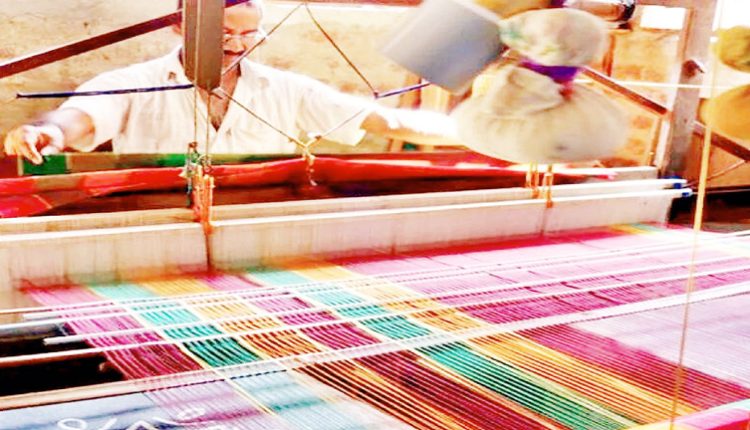 उत्तर प्रदेश, झलकारी बाई कोरी हथकरघा एवं पावरलूम विकास योजना, राज्य सरकार, राकेश सचान, Uttar Pradesh, Jhalkari Bai Kori Handloom and Powerloom Development Scheme, State Government, Rakesh Sachan