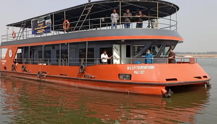 अस्सी घाट से राज घाट के बीच क्रूज बोट संचालन