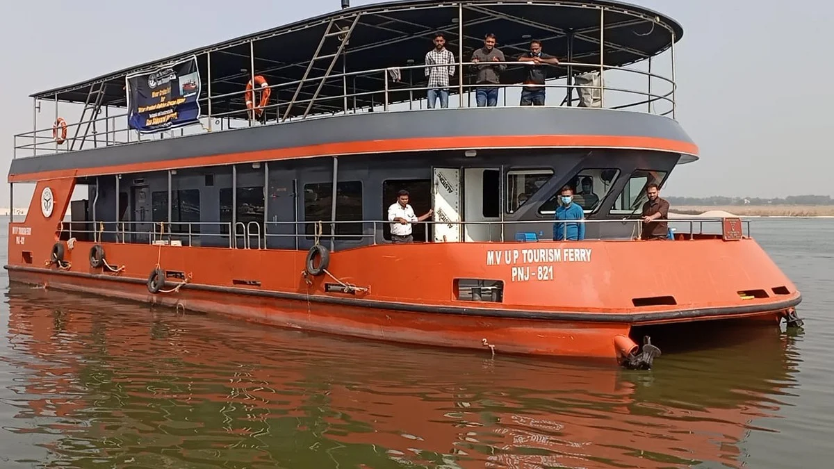 अस्सी घाट से राज घाट के बीच क्रूज बोट संचालन