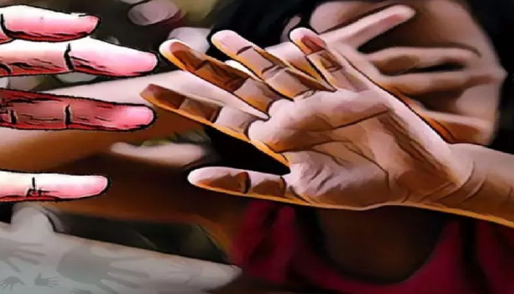 उत्तर प्रदेश, पुलिस, देवर, दुराचार, uttar pradesh, police, brother-in-law, misconduct