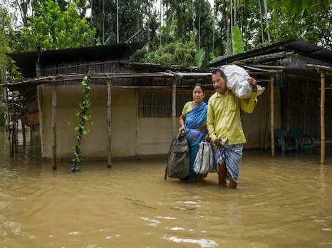30-40thousandhouses, Assam, cm, Damaged, floods, helpCenter, seeks