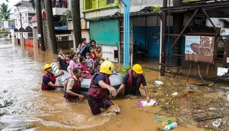 24hours, 76people, 838houses, 9killed, also, destroyed, due, far, Last, lives, lost, Maharashtra, rain, their