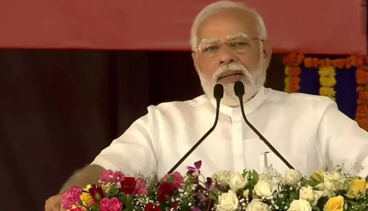 प्रधानमंत्री नरेंद्र मोदी, भारतीय बैडमिंटन टीम, किदांबी श्रीकांत,सात्विक साईराज रंकीरेड्डी, बी सुमित रेड्डी, लक्ष्य सेनो,चिराग शेट्टी, ट्रीसा जॉली,आकर्षी कश्यप, अश्विनी पोनप्पा, गायत्री गोपीचंद