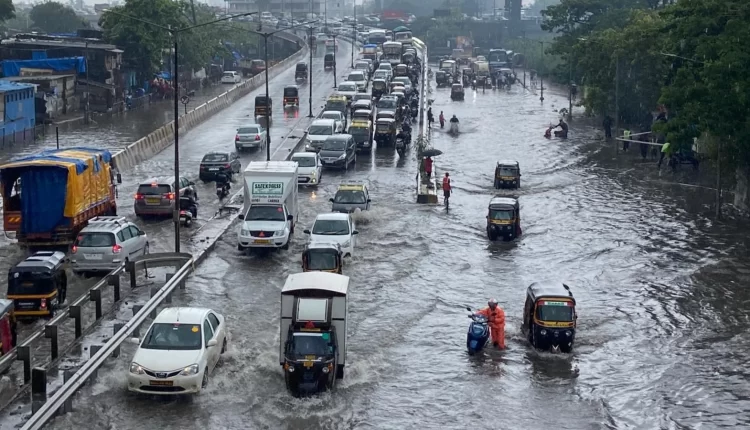 मुंबई, महाराष्ट्र, भारी बारिश, मौसम विभाग, मुंबई में बारिश, Mumbai, Maharashtra, Heavy rain, Meteorological Department, Rain in Mumbai