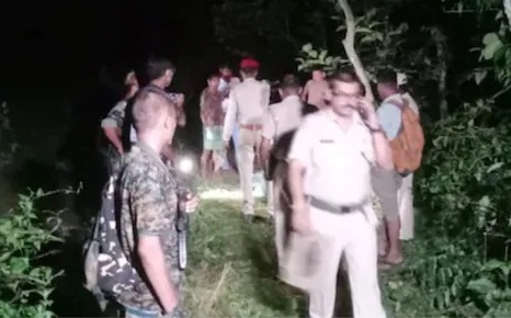 Alive, Assam, burnt, murder, punished, Suspicion, Talibani, villagers, youth