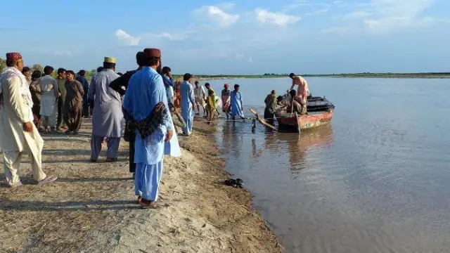 100, 50people, aboard, Boat, died, due, full, More, processions, sinking, were