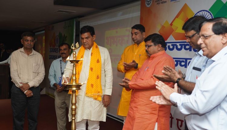 बिजली विभाग, एके शर्मा, मोहनलालगंज