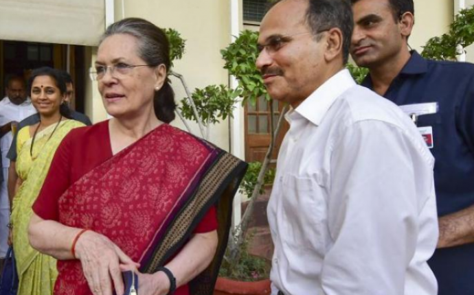 राष्ट्रपति द्रौपदी मुर्मू, कांग्रेस, स्मृति ईरानी, अधीर रंजन चौधरी, President Draupadi Murmu, Congress, Smriti Irani, Adhir Ranjan Chowdhury