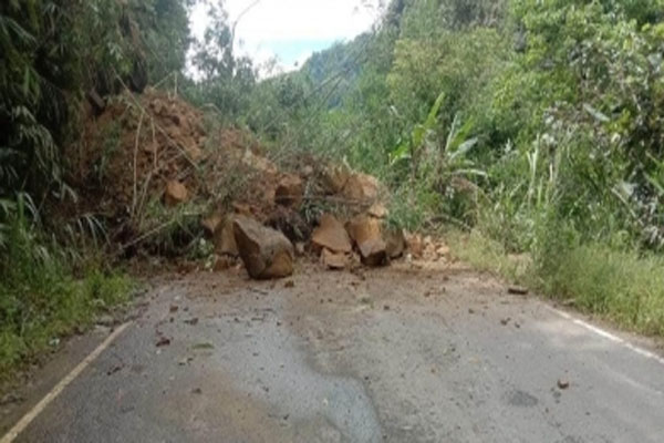 मणिपुर, इम्फाल, मणिपुर में भूस्खलन, Landslides in Manipur, Imphal, Manipur