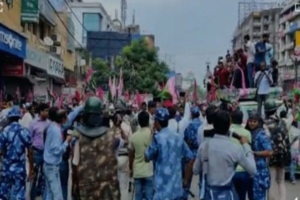 बिहार, पटना, महंगाई, बेरोजगारी, जाप का राजभवन मार्च, पुलिस ने किया लाठी चार्ज, Bihar, Patna, inflation, unemployment, chanting of Raj Bhavan march, police lathi charge