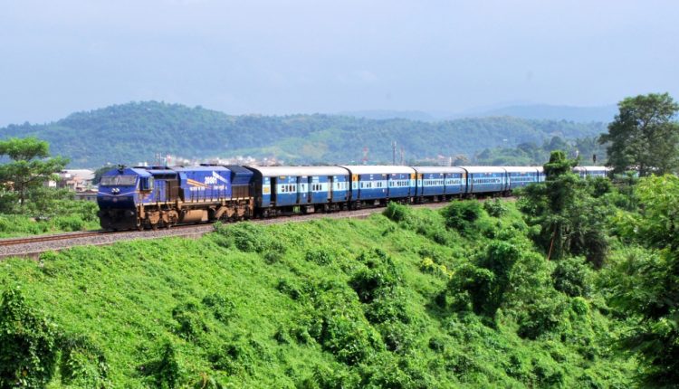 उत्तर प्रदेश, लखनऊ, न्यू जलपाईगुड़ी-जम्मूतवी स्पेशल ट्रेन, भारतीय रेल, Uttar Pradesh, Lucknow, New Jalpaiguri-Jammutvi Special Train, Indian Railways