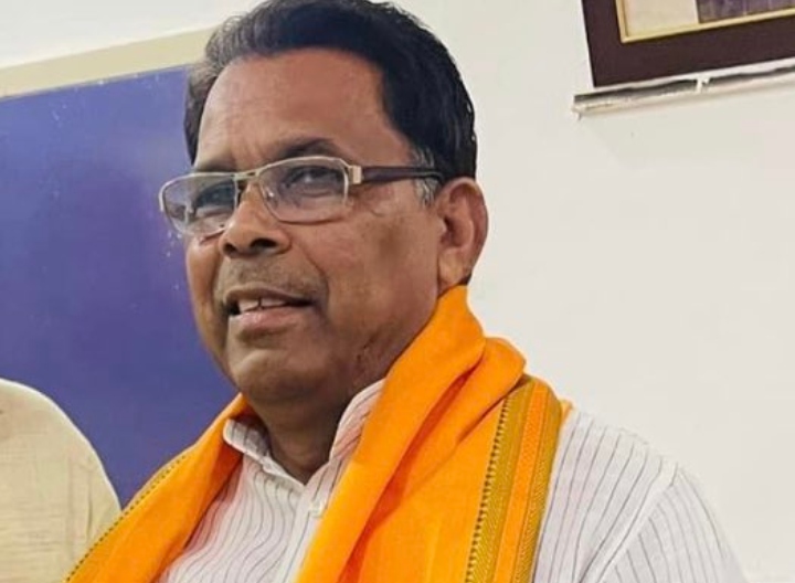 उत्तर प्रदेश, हापुड़, मंत्री नरेन्द्र कश्यप