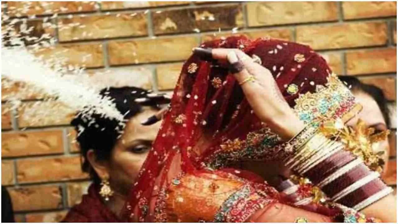 हिन्दू धर्म, ज्योतिष, शादी, शादी में क्यों फेंके जाते हैं चावल