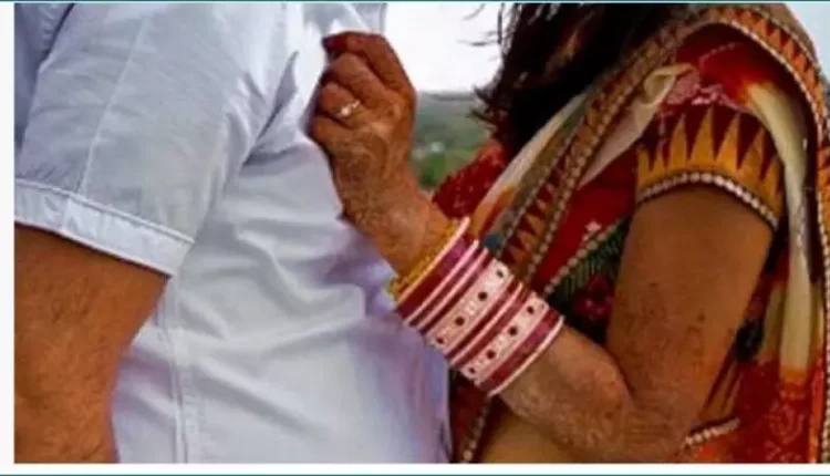 उत्तर प्रदेश, आगरा, प्रेमी, पति, पत्नी, शांतिभंग