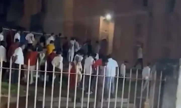 दशहरे पर जुलूस के दौरान भीड़ ने मदरसे में घुसकर की जबरन पूजा, 9 पर FIR, 4 गिरफ्तार