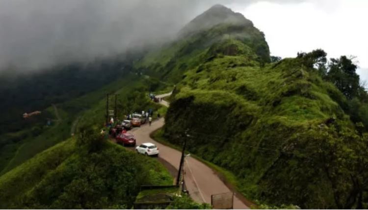 गर्मी की छुट्टियों में चाहिए सुकून और ठंडक? पहुंच जाइए कर्नाटक के खूबसूरत हिल स्टेशन चिकमगलूर