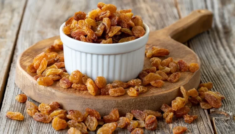 ठंड के मौसम में भुनी हुई किशमिश ज़रूर खाएं, जानिए इससे क्या होगा फायदा