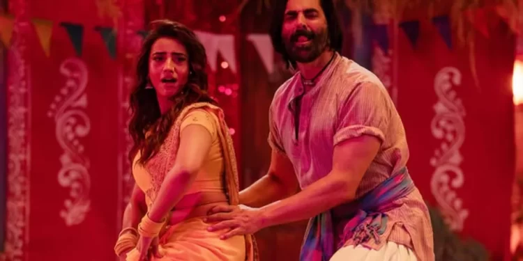 अक्षय कुमार संग बॉलीवुड डेब्यू से छाईं अक्षरा सिंह, इमोशनल होकर बोलीं– ‘पूरा इंडिया झूम रहा है, शुक्रिया’